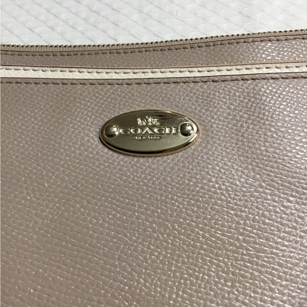 Coach Shoulder Bag With Matching Wallet - image 6